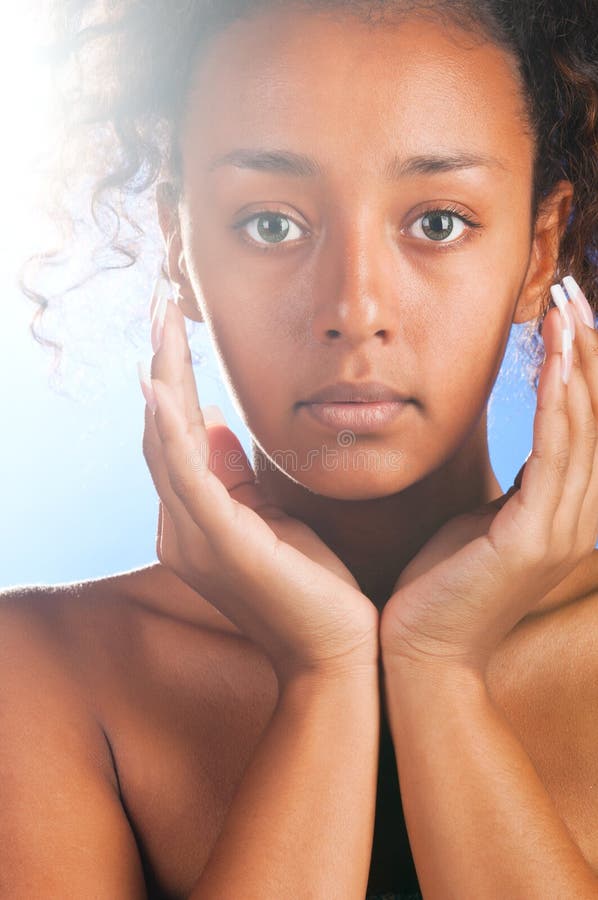 mulatto-beauty-18777974.jpg
