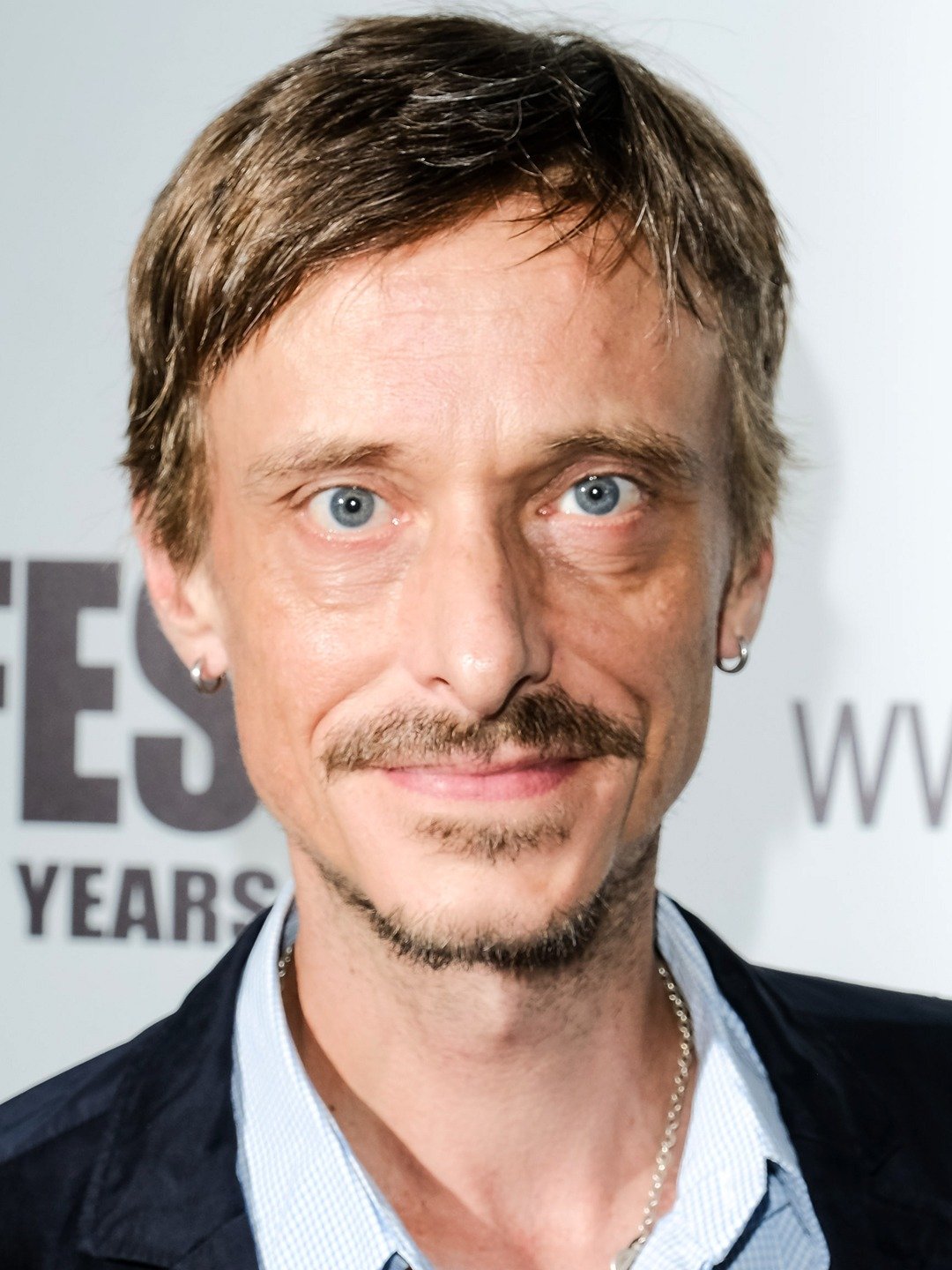 282779_v9_bb.jpg