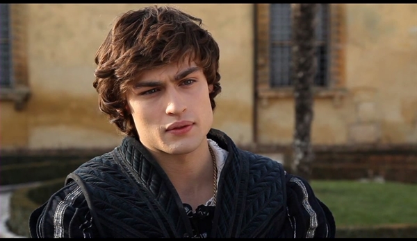 Romeo & Juliet: Douglas Booth On His Knowledge Romeo And Juliet