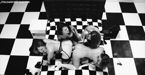porn-gif-magazine-italiansd0itbetter_002-2.gif