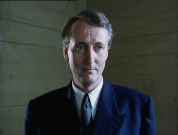 Hugh_Fraser_-_Poirot.png