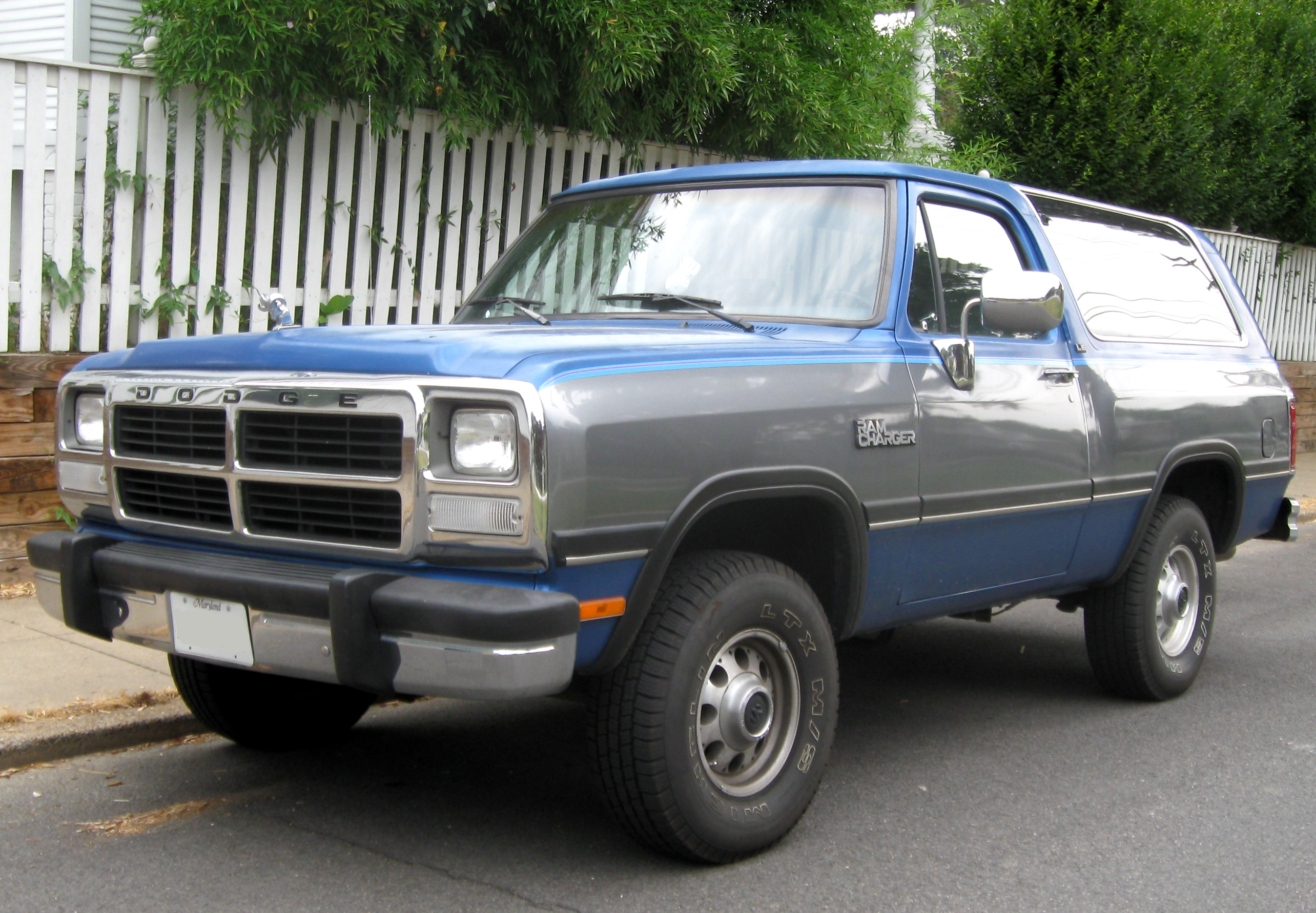 Dodge_Ramcharger_--_07-20-2009.jpg