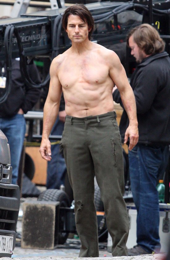 Tom-Cruise-Body.jpg