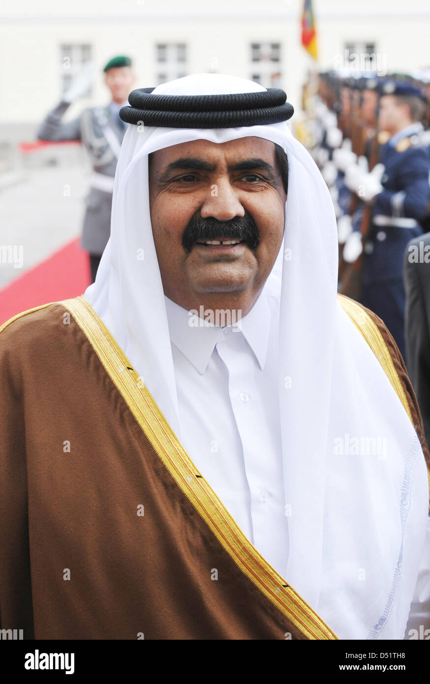 sheik-hamad-bin-khalifa-al-thani-the-emir-of-the-state-of-qatar-is-D51TH8.jpg