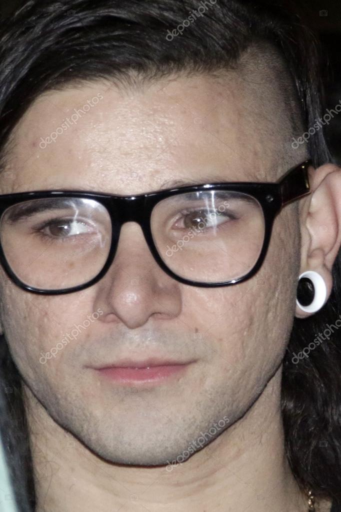 depositphotos_83304838-stock-photo-skrillex.jpg