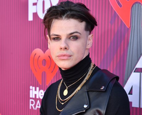 yungblud-1581696506-view-0.jpg