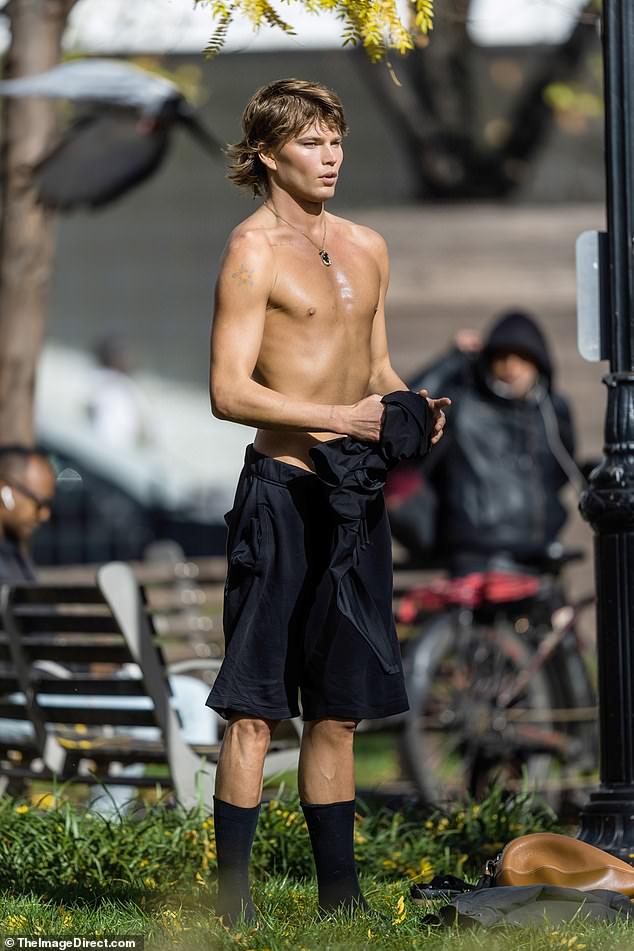 64236177-11395155-image-a-5_1667707484489.jpg