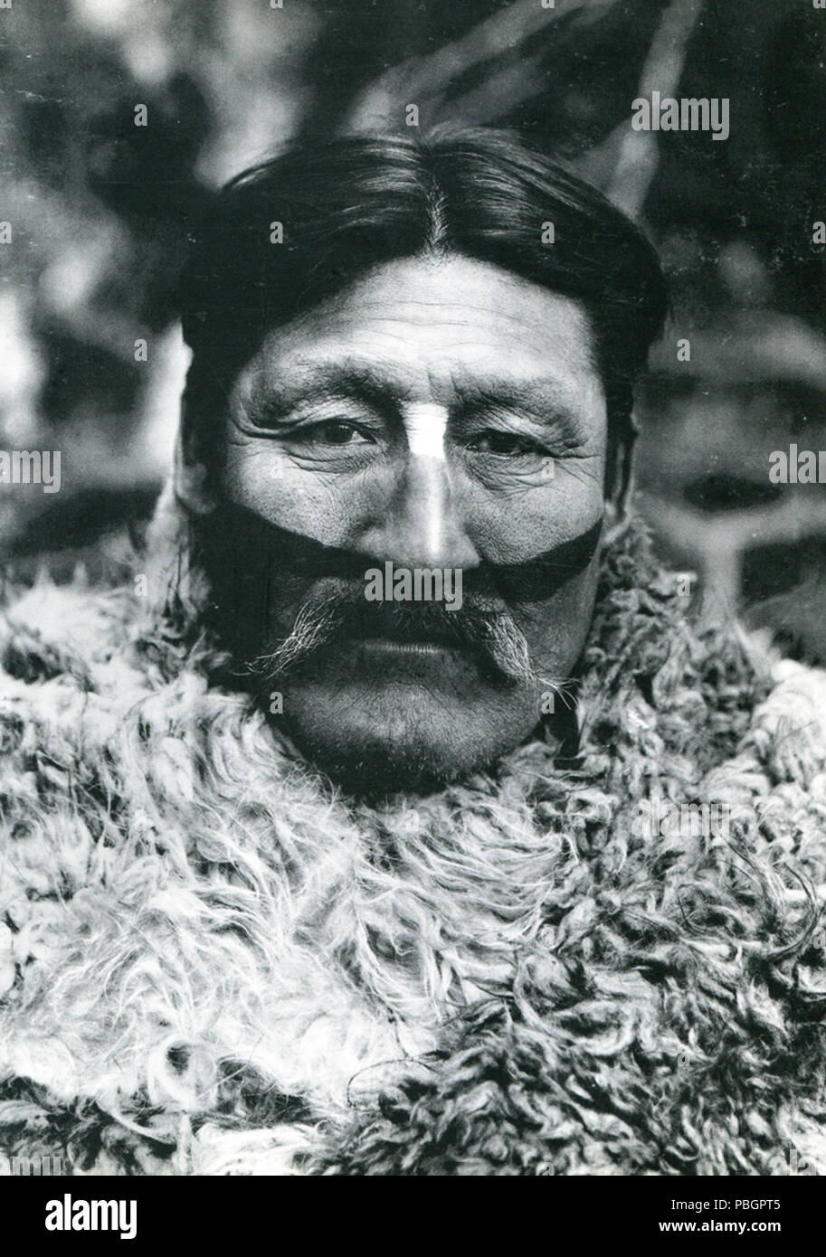 1604-tenenesk-selknam-PBGPT5.jpg