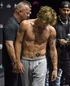 This contains an image of: 