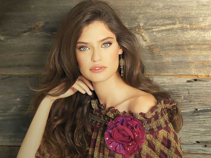 bianca-balti-women-brunette-blue-eyes-wallpaper-preview.jpg