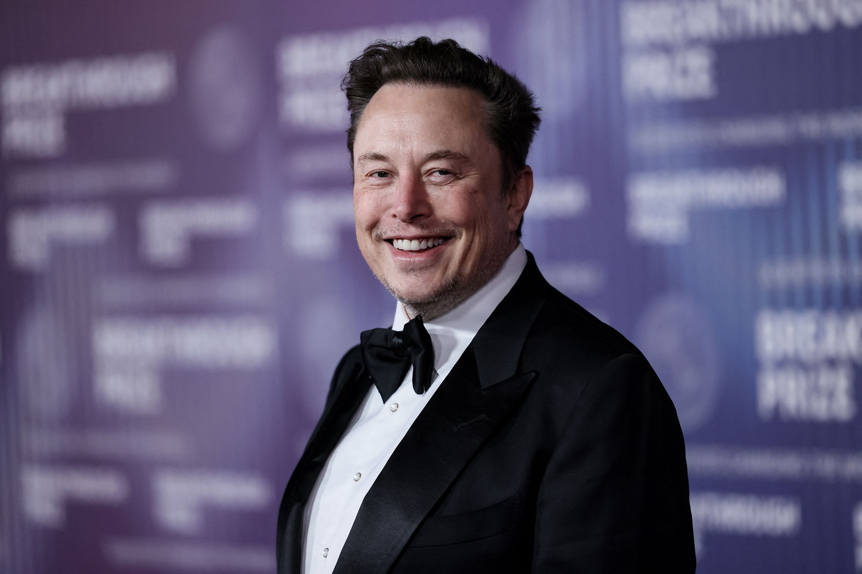 elon-musk-gettyimages-2147789844-web-675b2c17301ea.jpg
