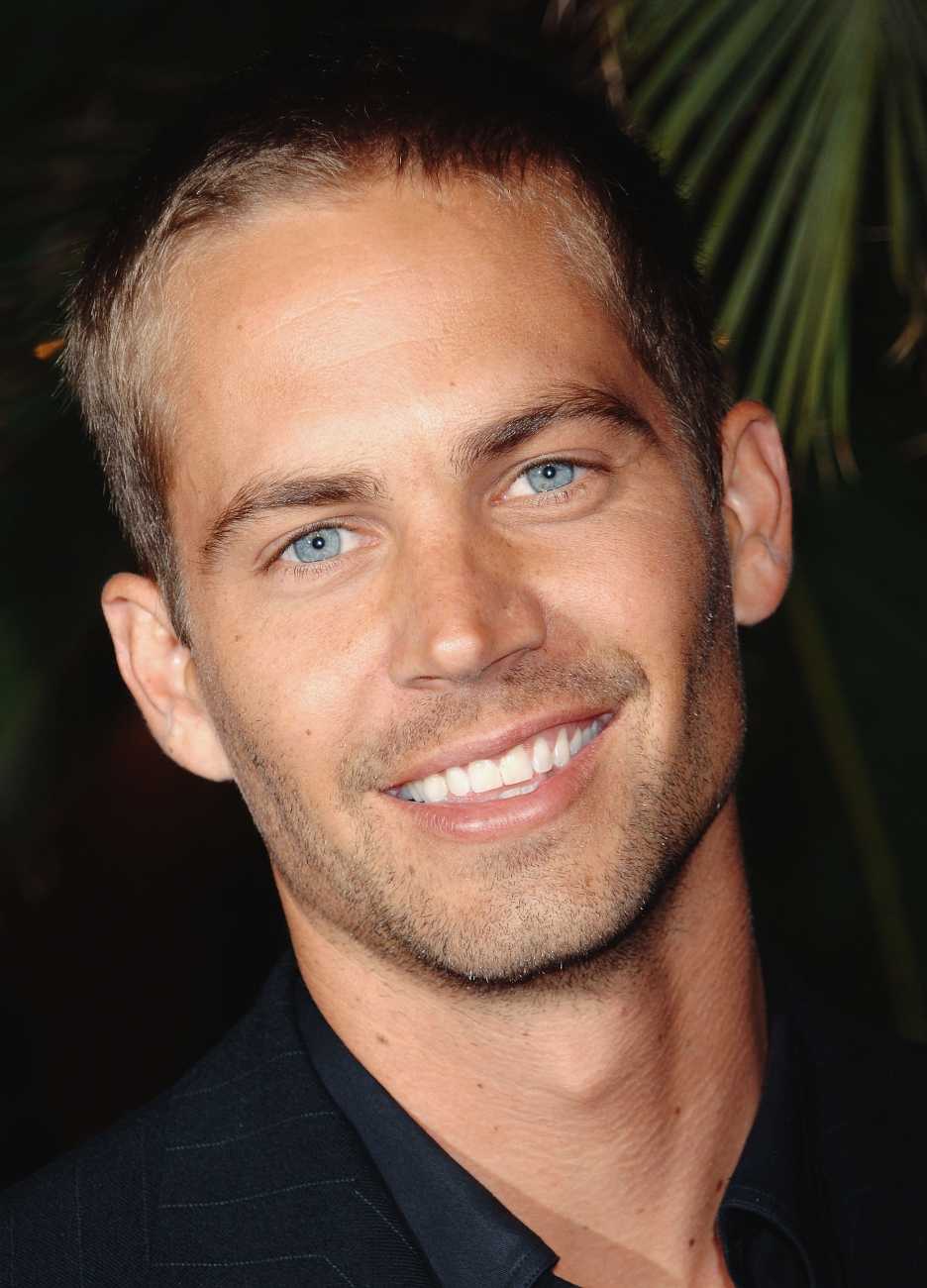P-celebrities-who-died-young-41217663-936-1300.jpg