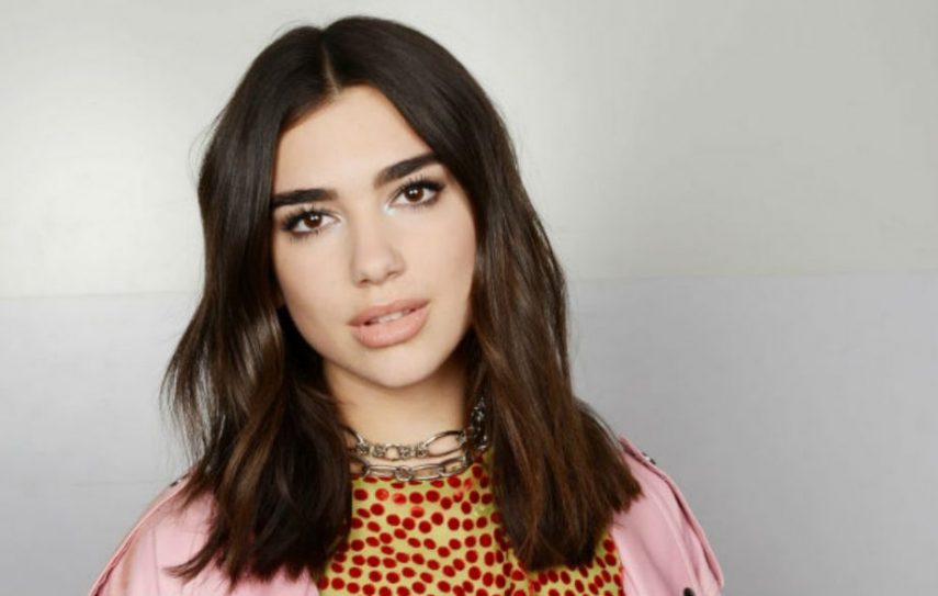 dua-lipa-new-rules-christmas-920x584-855x543.jpg