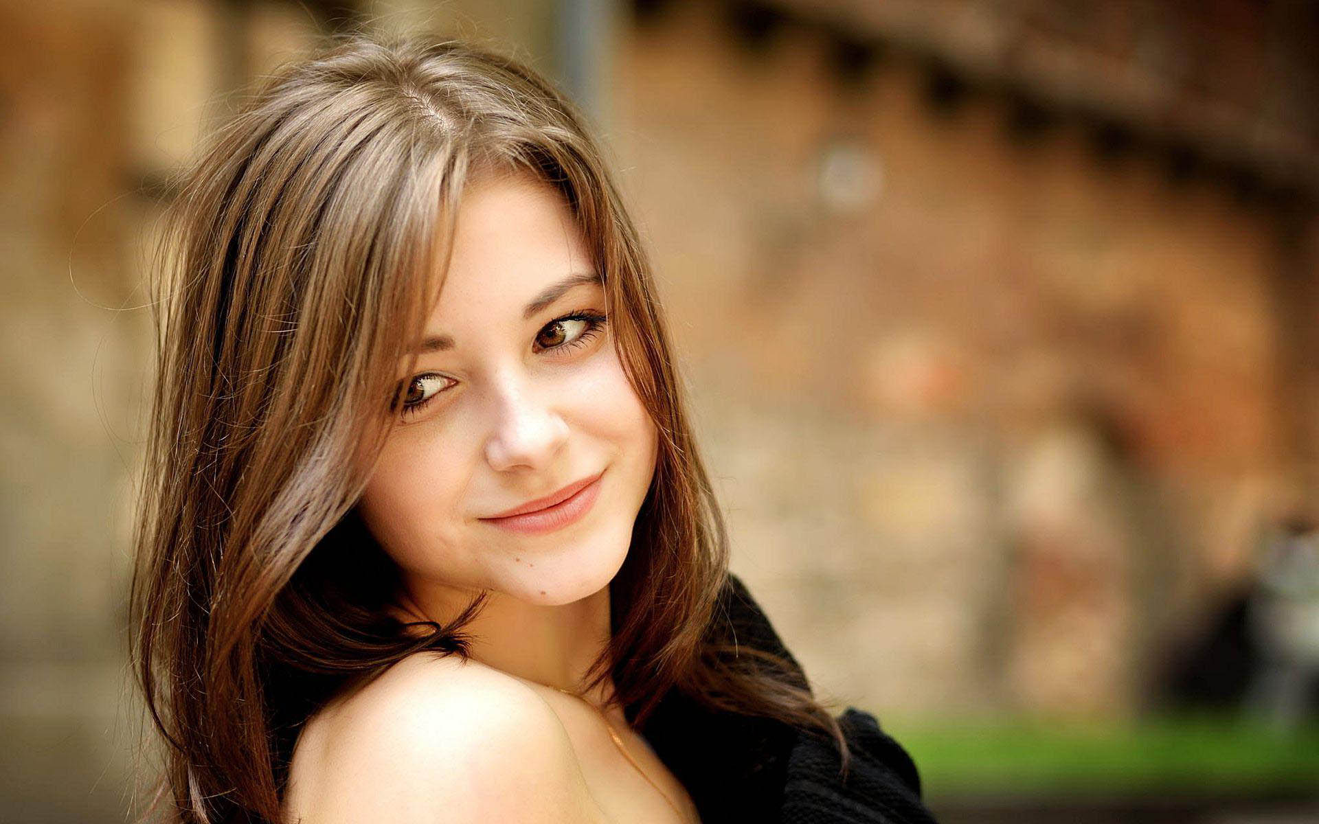 105-1057210_girl-smile.jpg