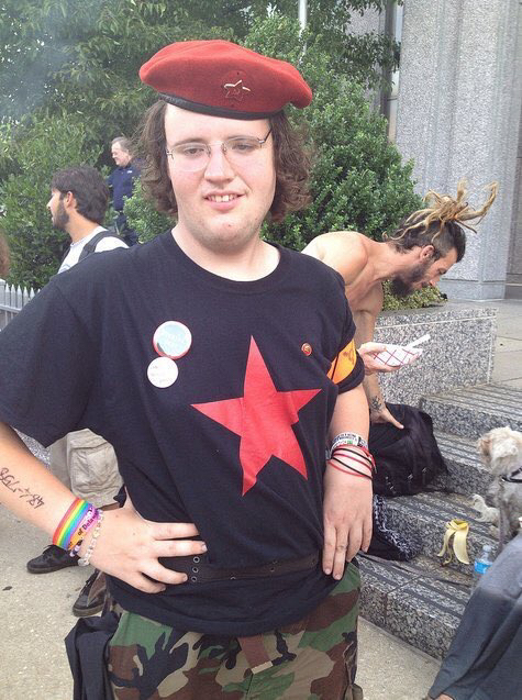 I like how both types of antifa are represented: high e larping cucks and  schizo junkie streetkids : bioleninisminaction