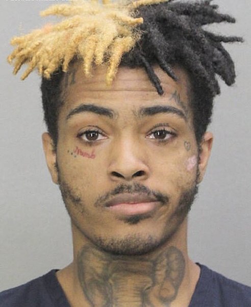 492px-XXXTENTACION_mugshot_8_09_2016.jpg