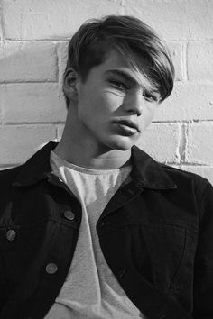 f0d8cfe33e7040278b4c1133f08bf786--jordan-barrett-gay-guys.jpg