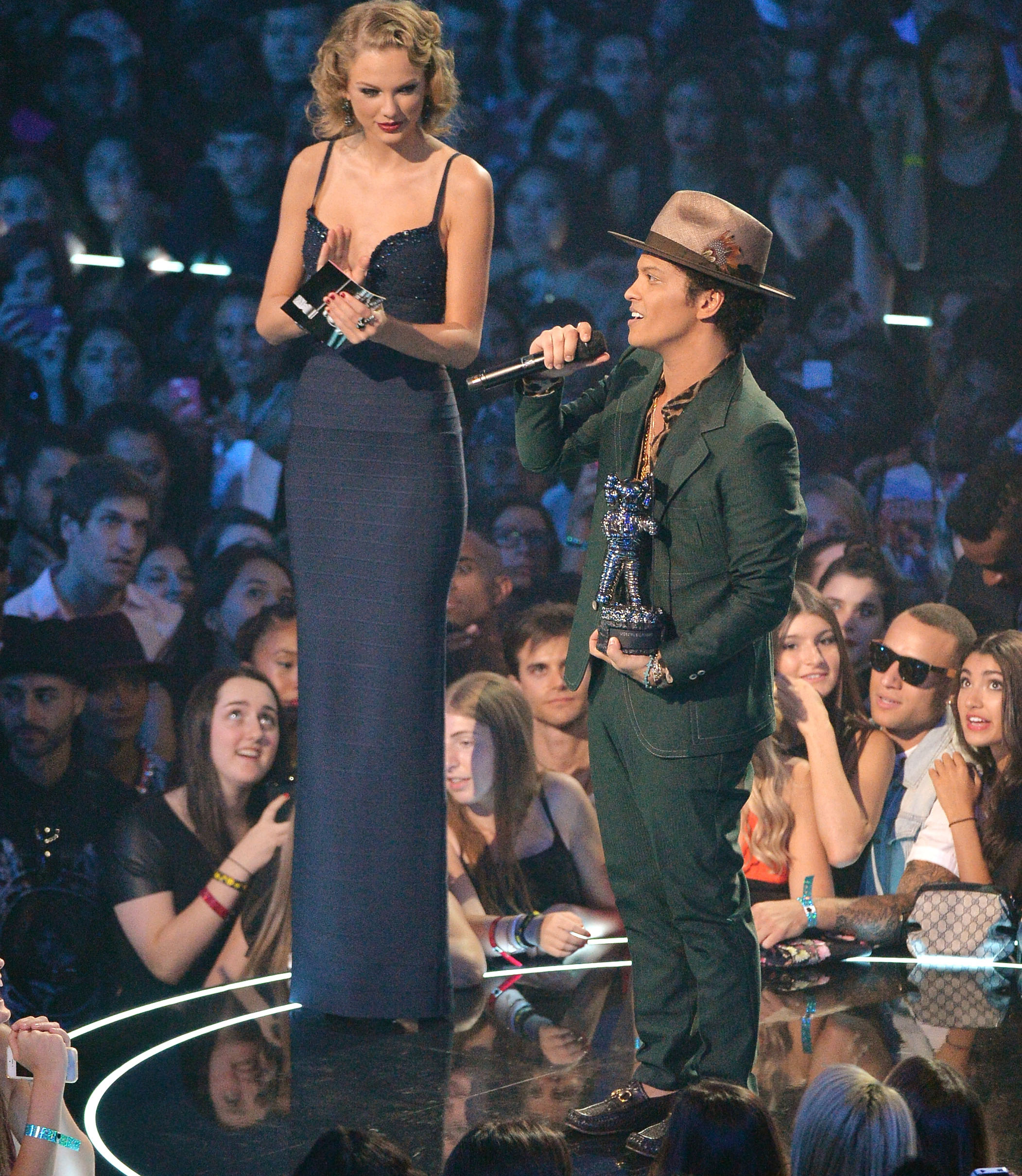 taylor-swift-and-bruno-mars.jpg