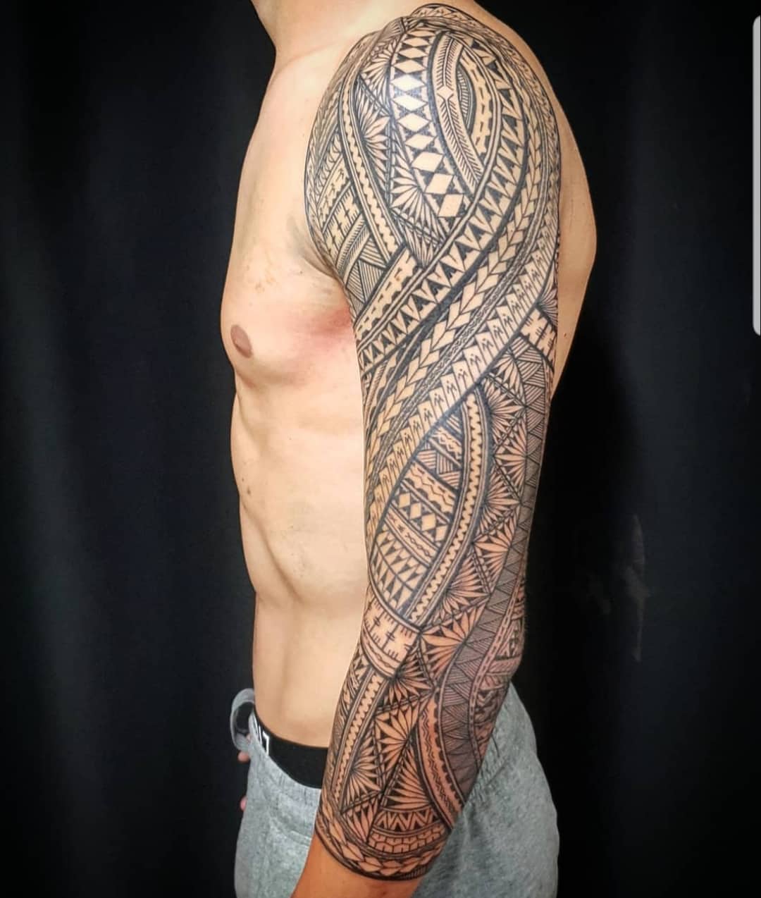 custom-freehand-samoan-polynesian-tatau-34-three-quarter-sleeve-black-work-fijian-tongan-south-pacific-blend-cultural-mix-otautahi-auckland-jordan-clarke.jpg