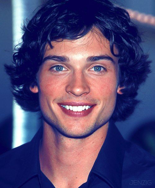 0810b306e6b591c7924deaf76906692a--tom-welling-young-man.jpg