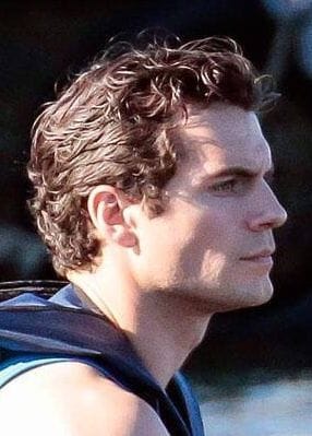 Henry Cavill and his greek god side profile. : r/LadyBoners