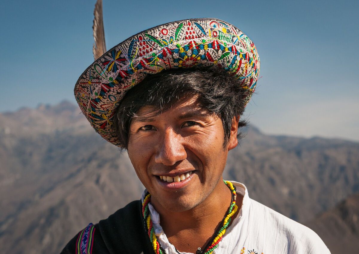Peruvian-man-wearing-typical-clothing-Arequipa-Peru-1200x850.jpg