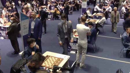 8n0uxm2x1eb71.gif