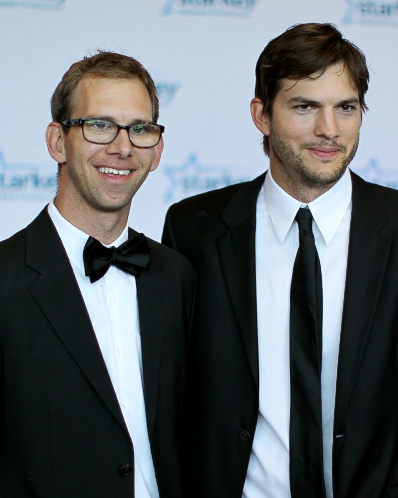 GTY-ashton-kutcher-brother-jef-170410_4x5_992.jpg