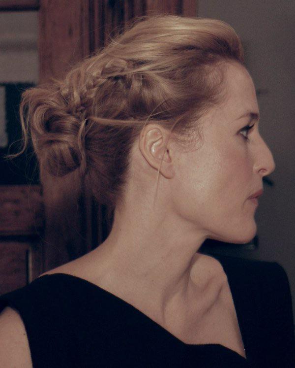 Side profile ✨ : r/GillianAnderson