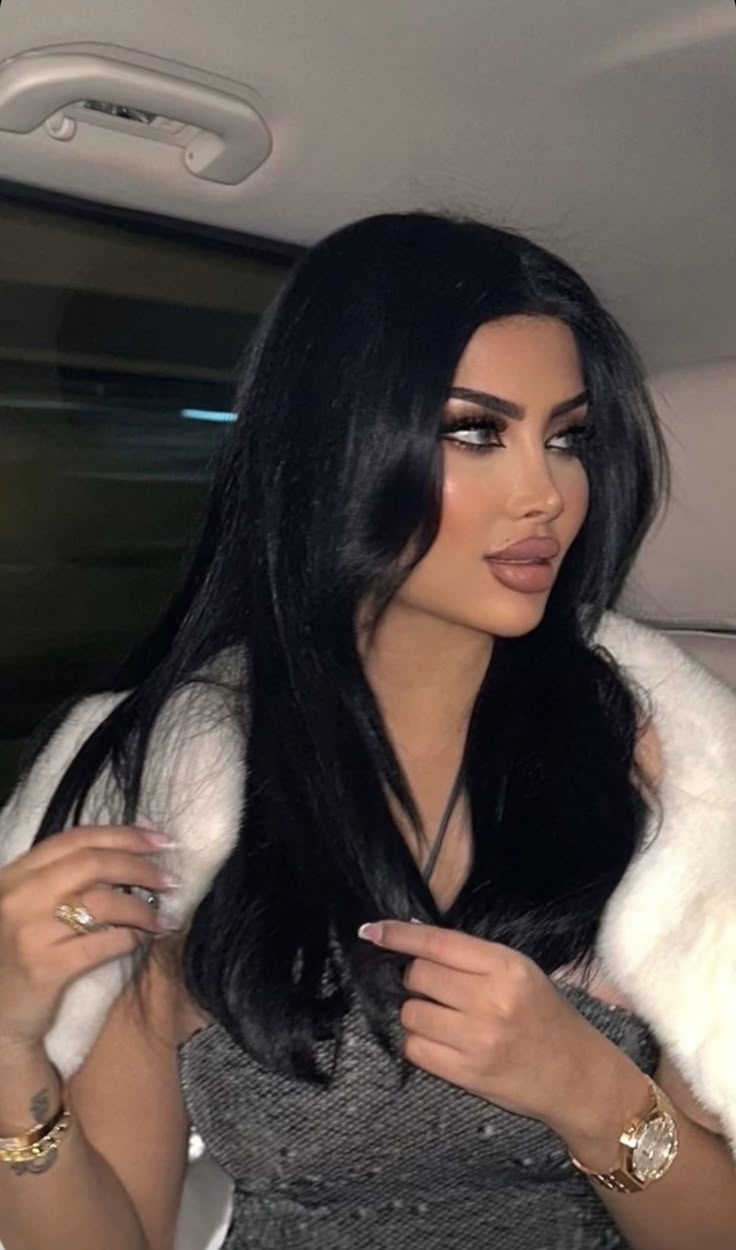 Pin by Nereida Spice on Beauty Queen | Makeup looks, Pretty beautiful girl,  Dark makeup looks