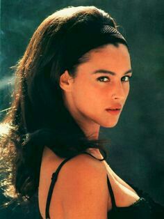 Monica Bellucci | Monica bellucci young, Monica bellucci, Italian actress
