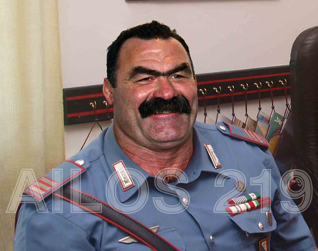 14233055404_622552e79a_z.jpg
