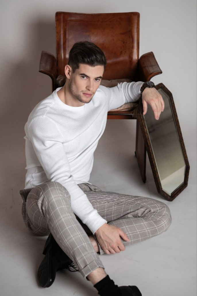 GIGOLO-TIM-686x1030.jpeg