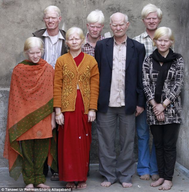 https://i.dailymail.co.uk/i/pix/2012/03/07/article-2111298-120DAD79000005DC-35_634x642.jpg