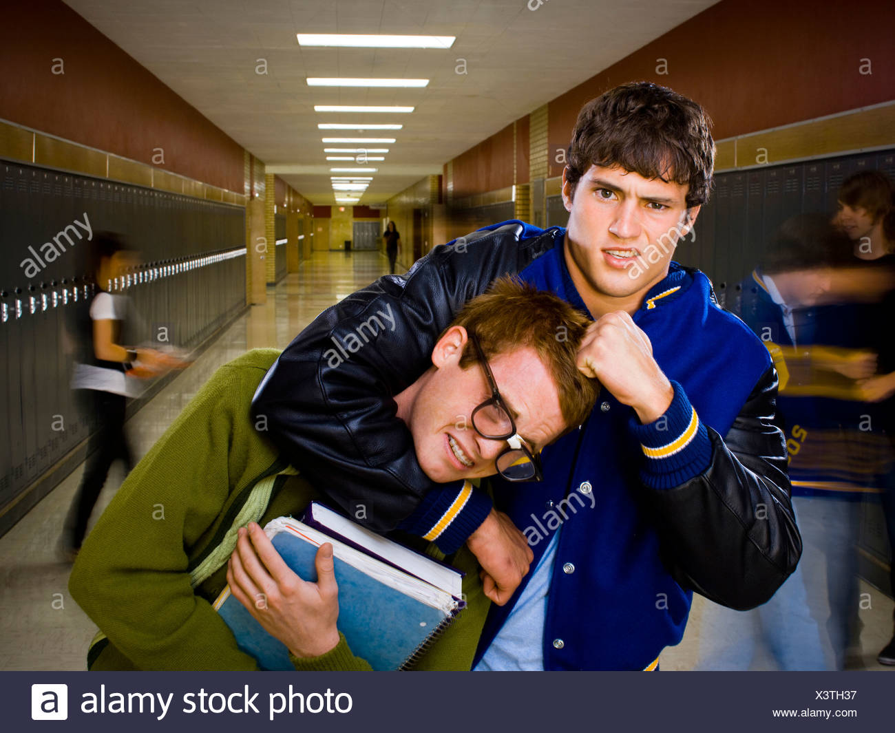 high-school-jock-and-nerd-X3TH37.jpg
