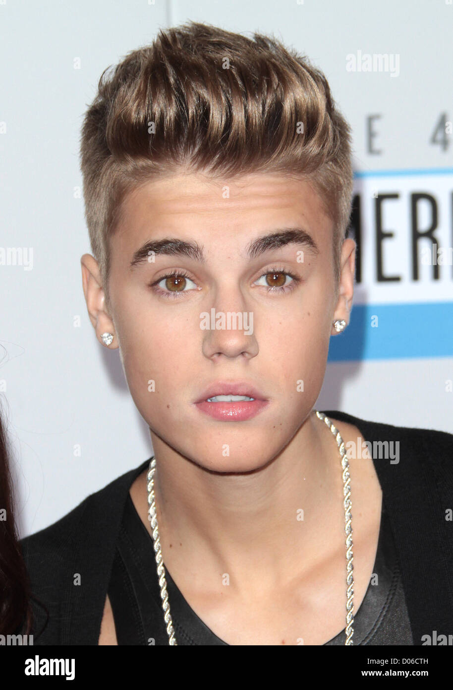 justin-bieber-the-40th-anniversary-american-music-awards-los-angeles-D06CTH.jpg