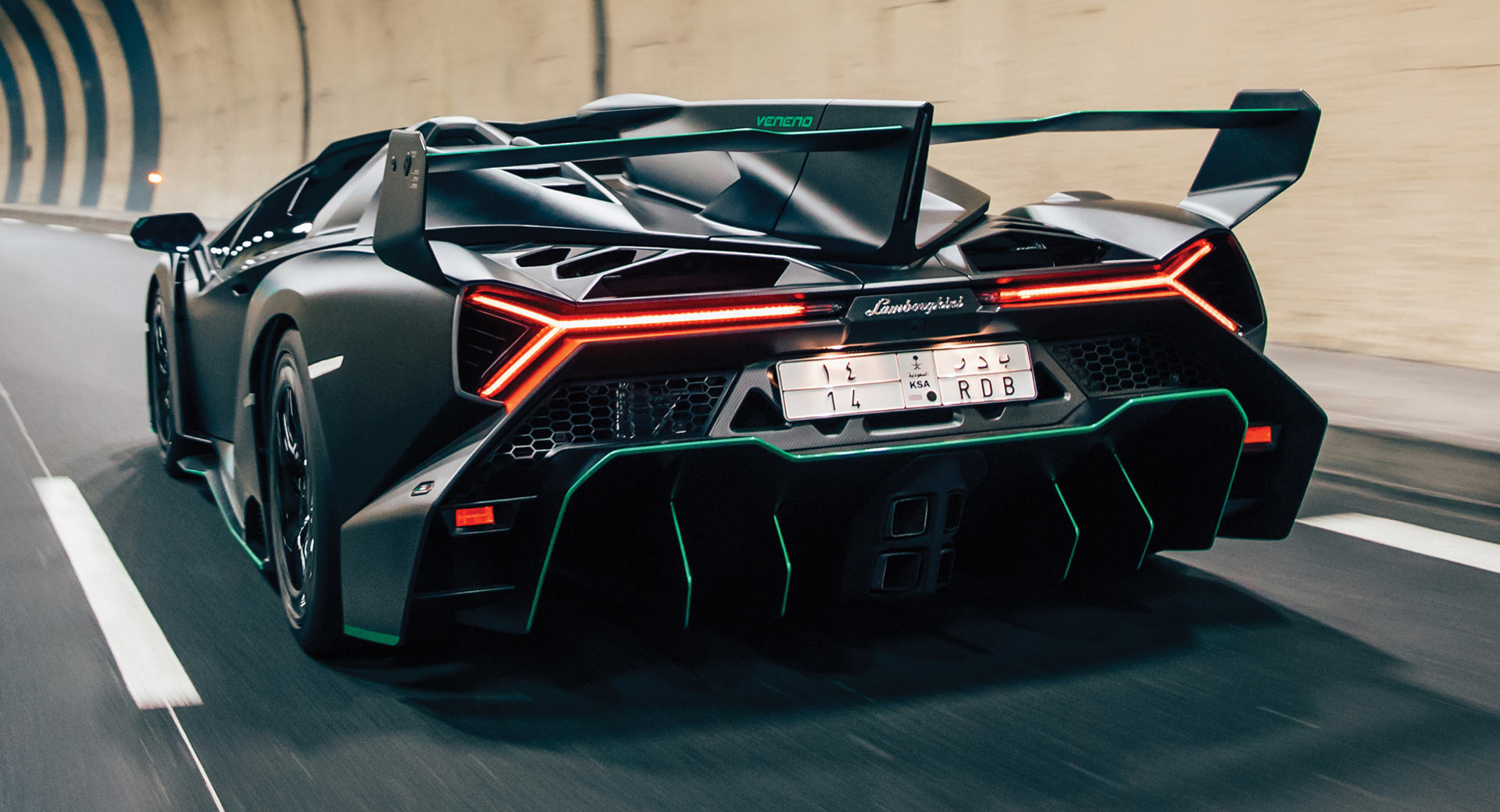 2015-Lamborghini-Veneno-Roadster-222.jpg