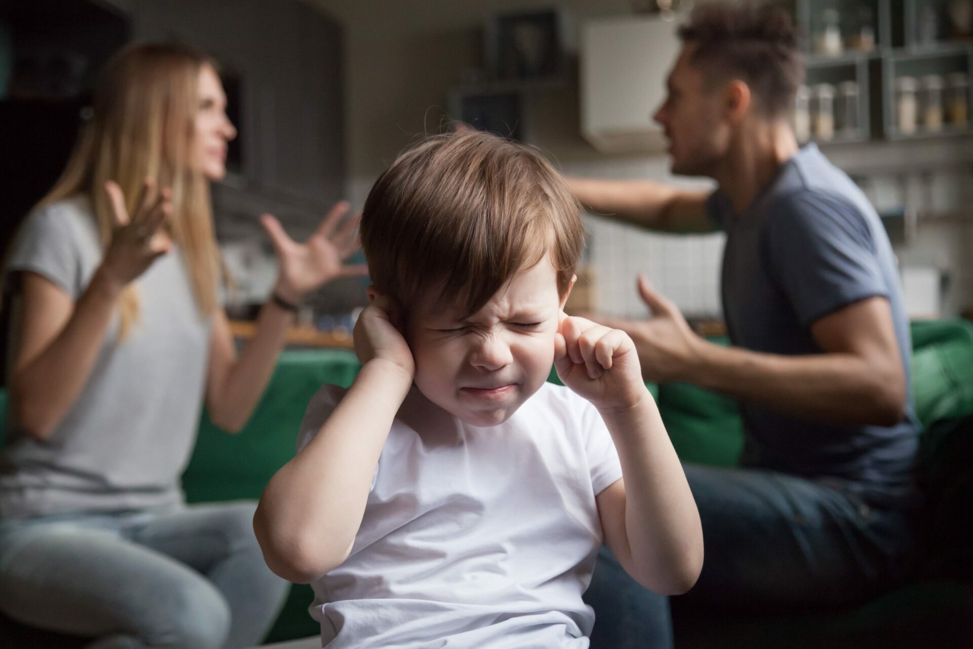 Aile içi çatışmalar çocuğu nasıl etkiler? | Independent Türkçe