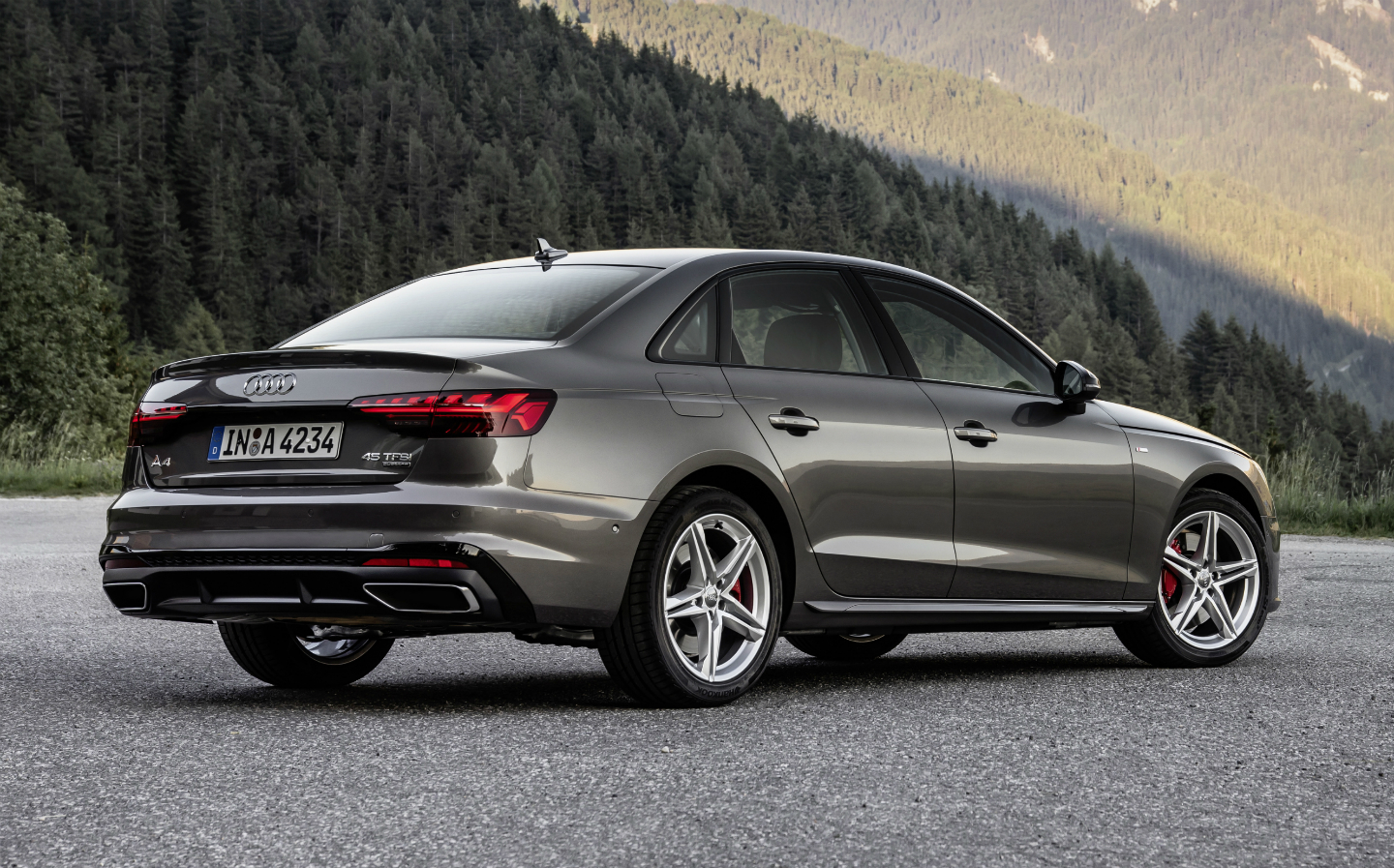 2019-Audi-A4-Saloon-First-Drive-Review-12.jpg