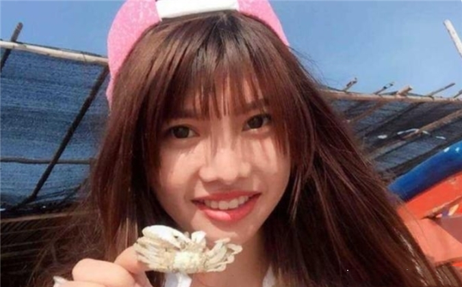 A young Vietnamese girl who spent huge sums of money on plastic surgery to marry a rich second generation and was dumped after marriage and giving birth
