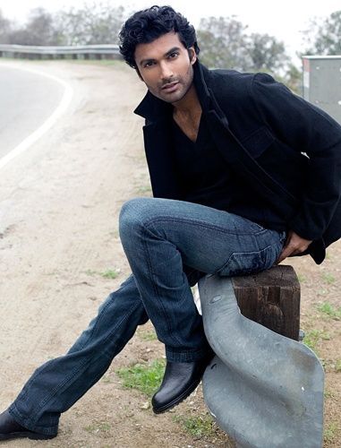 Nylas Sendhil Ramamurthy | Hero tv show, Photoshoot, Pleasing people