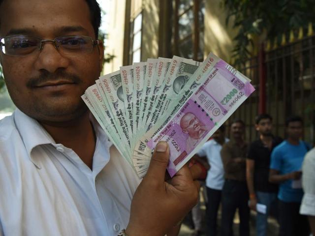 india-economy-currency_d6629970-a72d-11e6-8311-ecdc6071292f.jpg