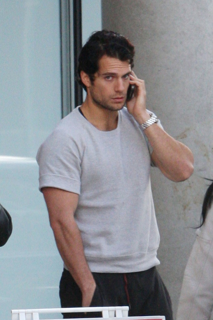 Henry-Cavill-hottest-actors-37574272-682-1024.jpg