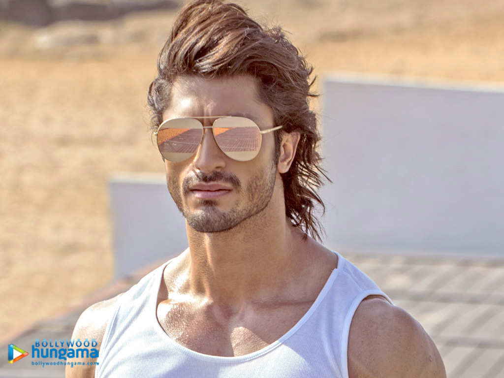 Vidyut-Jammwal-3.jpg