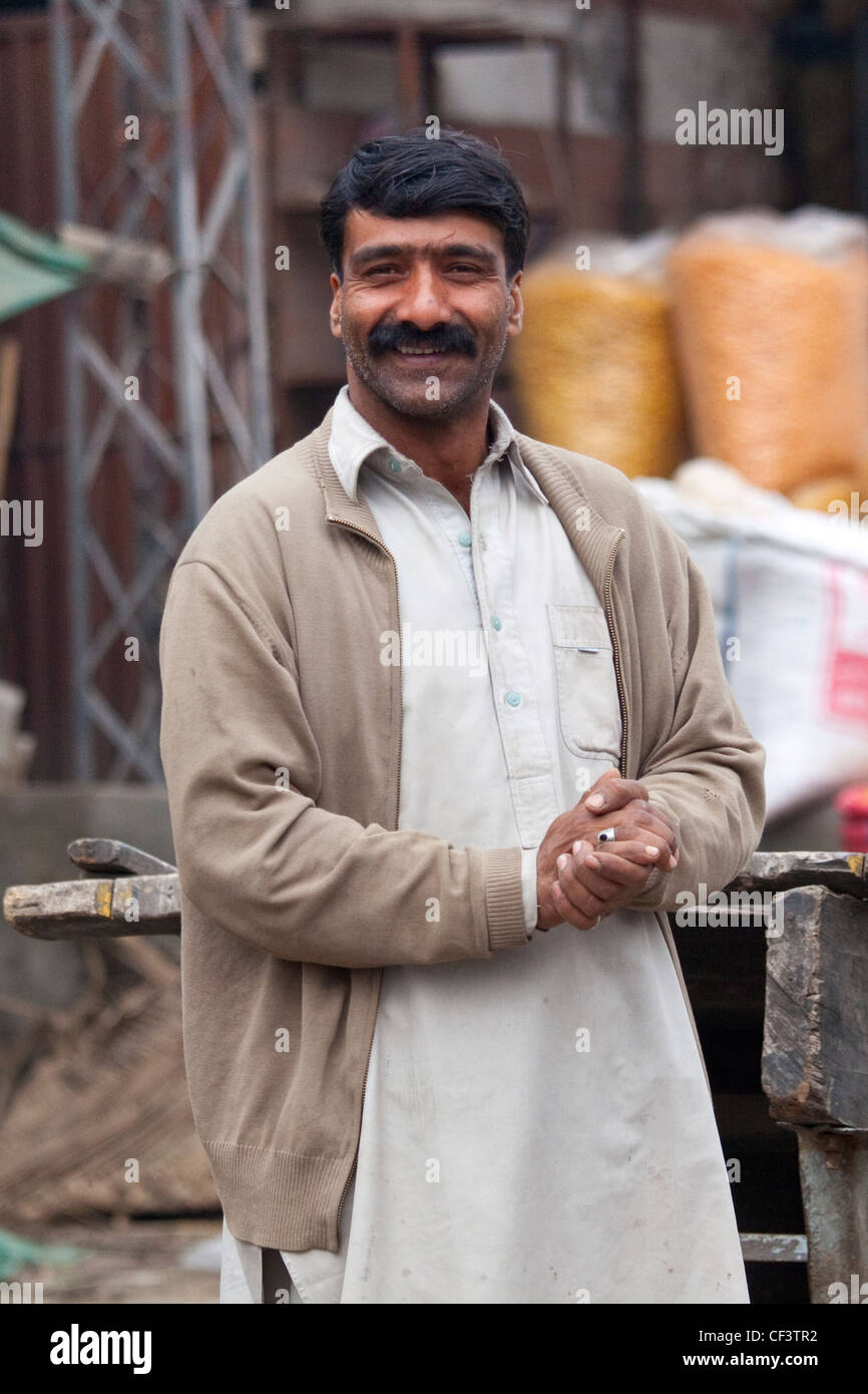 pakistani-man-islamabad-pakistan-CF3TR2.jpg