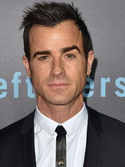 1528364326_justin-theroux-height-weight-body-measurements.jpg