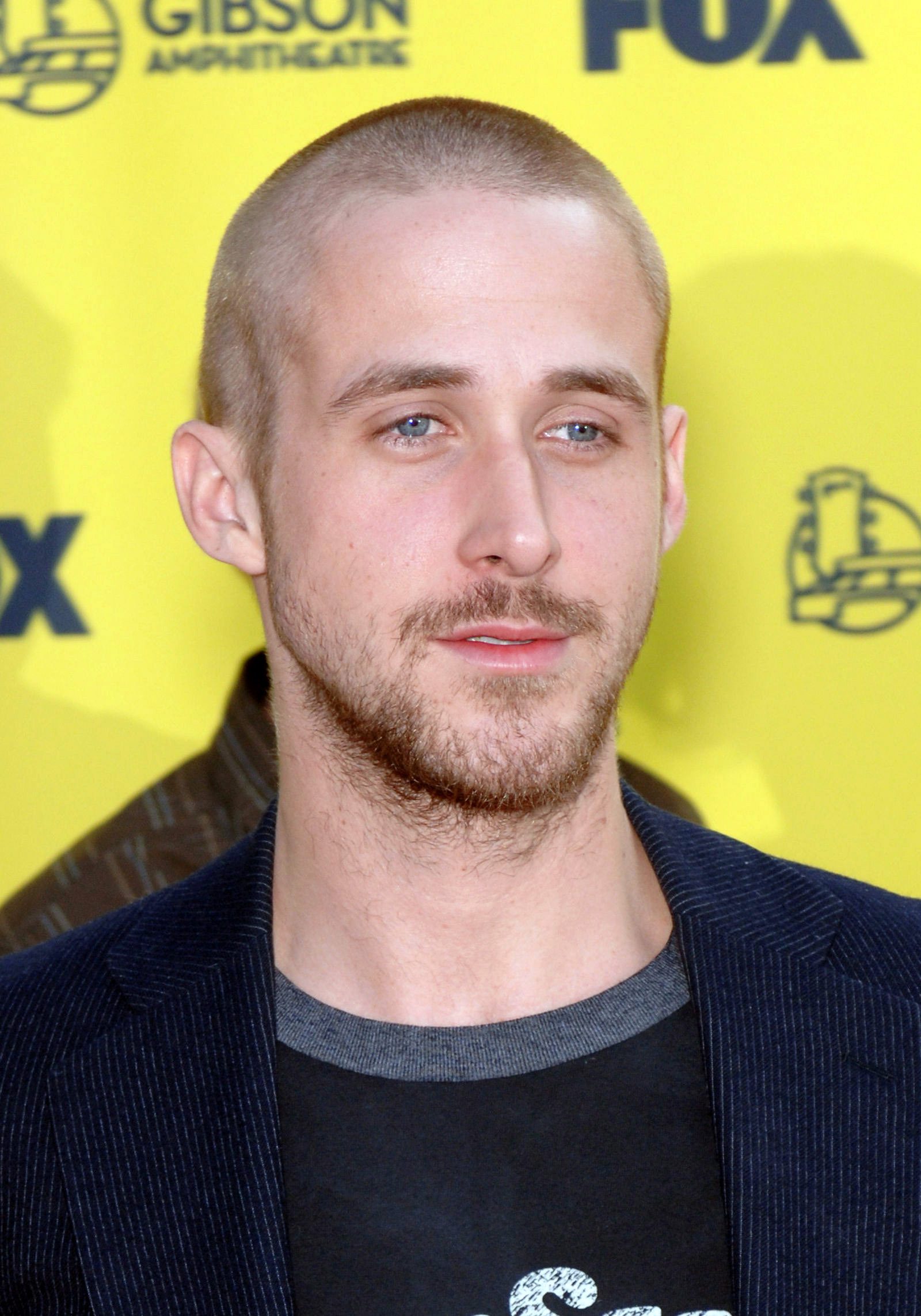 Ryan-Gosling-Clean-Buzzcut-August-2005.jpg