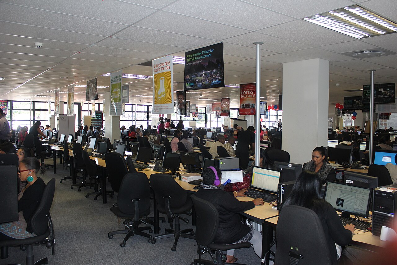 1280px-Call_Centre.jpg