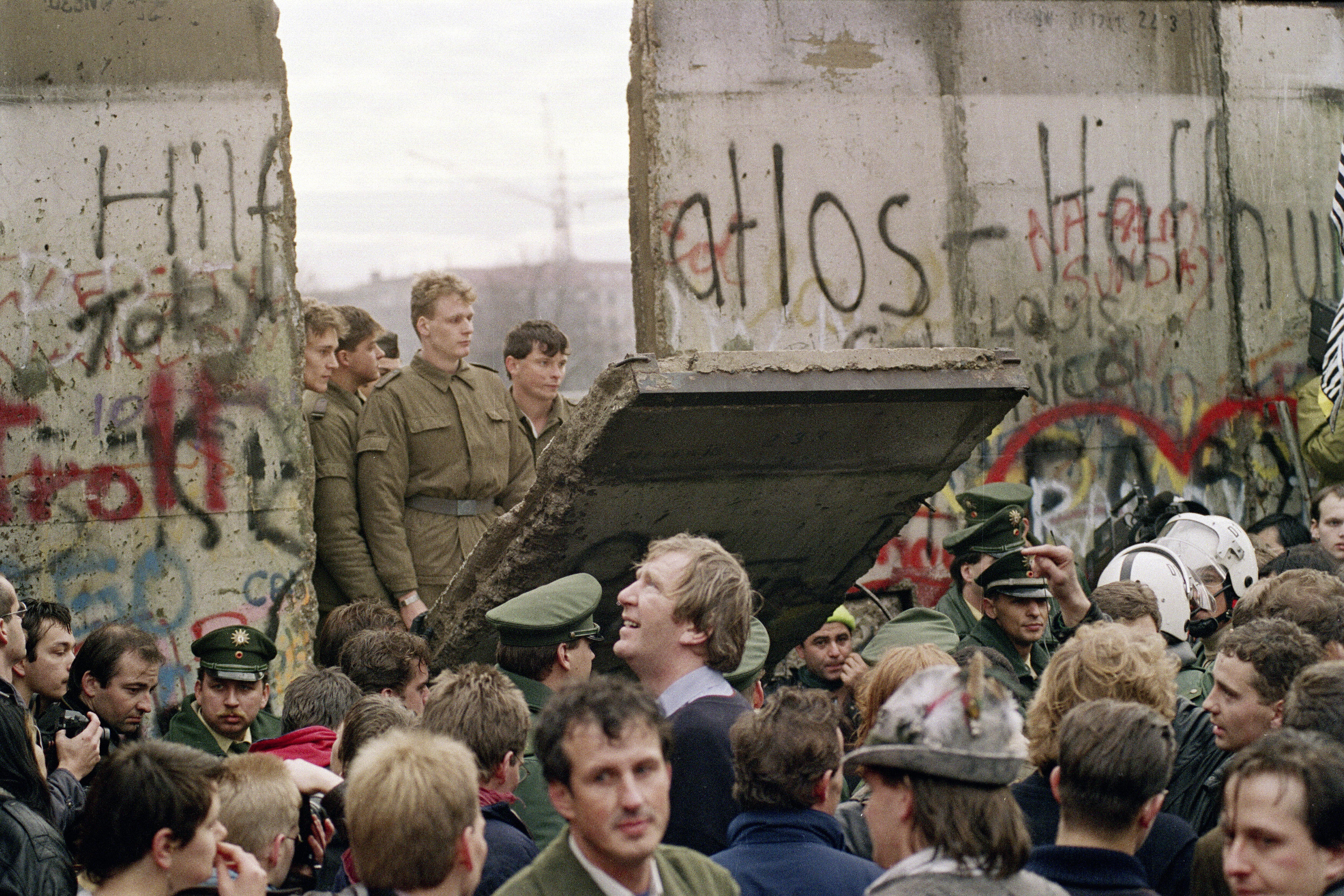 The fall of the Berlin Wall 30 years later - CNN Video