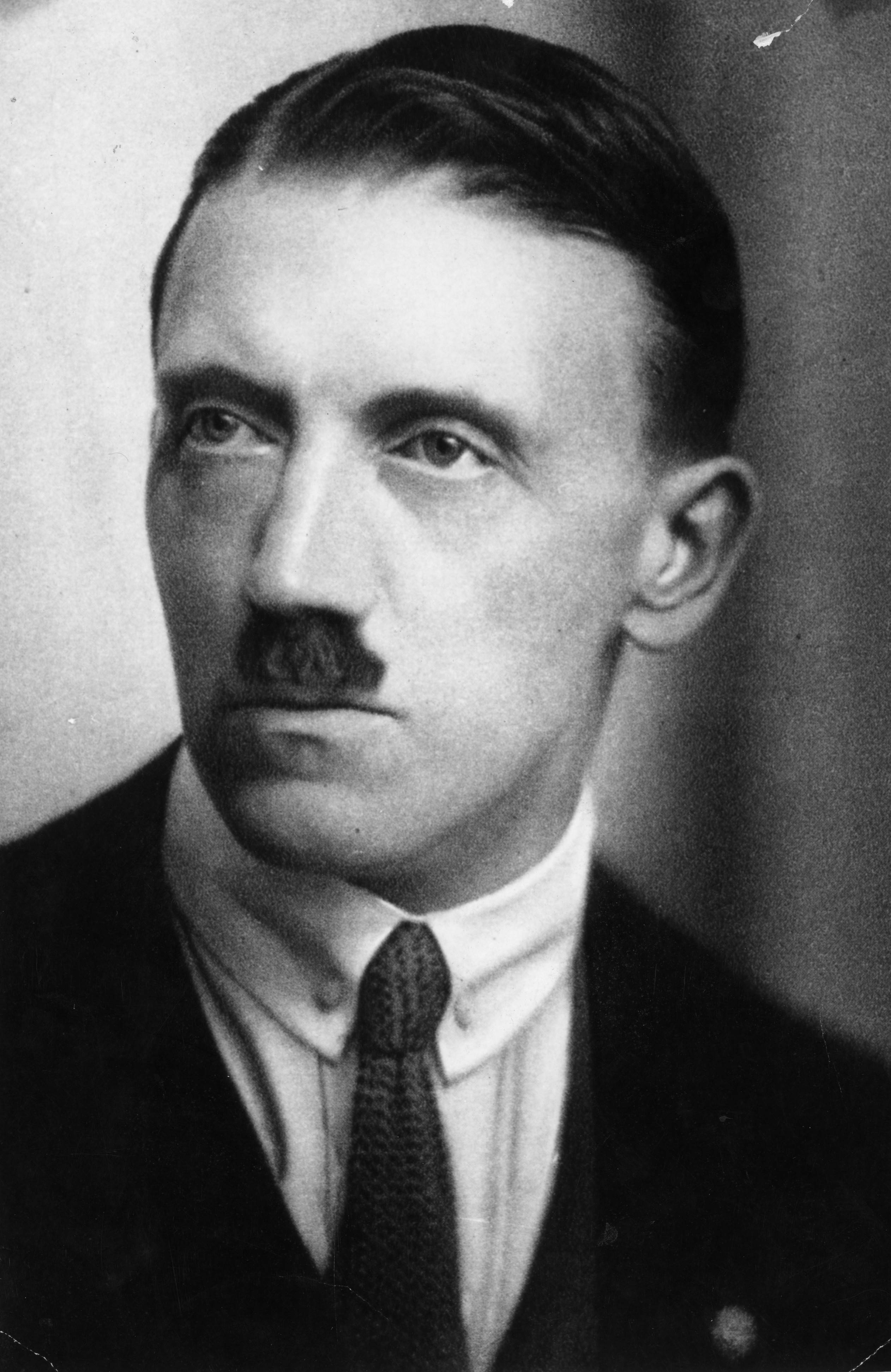 Hitler_as_young_man.jpg